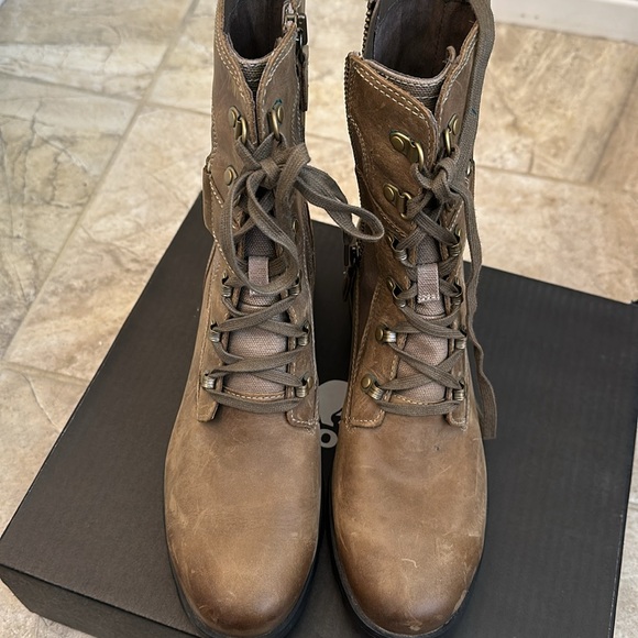 Sorel Emelie Conquest Boots - Picture 2 of 10